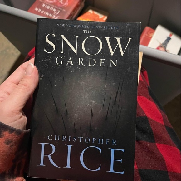 Books - Picture 8 of 16